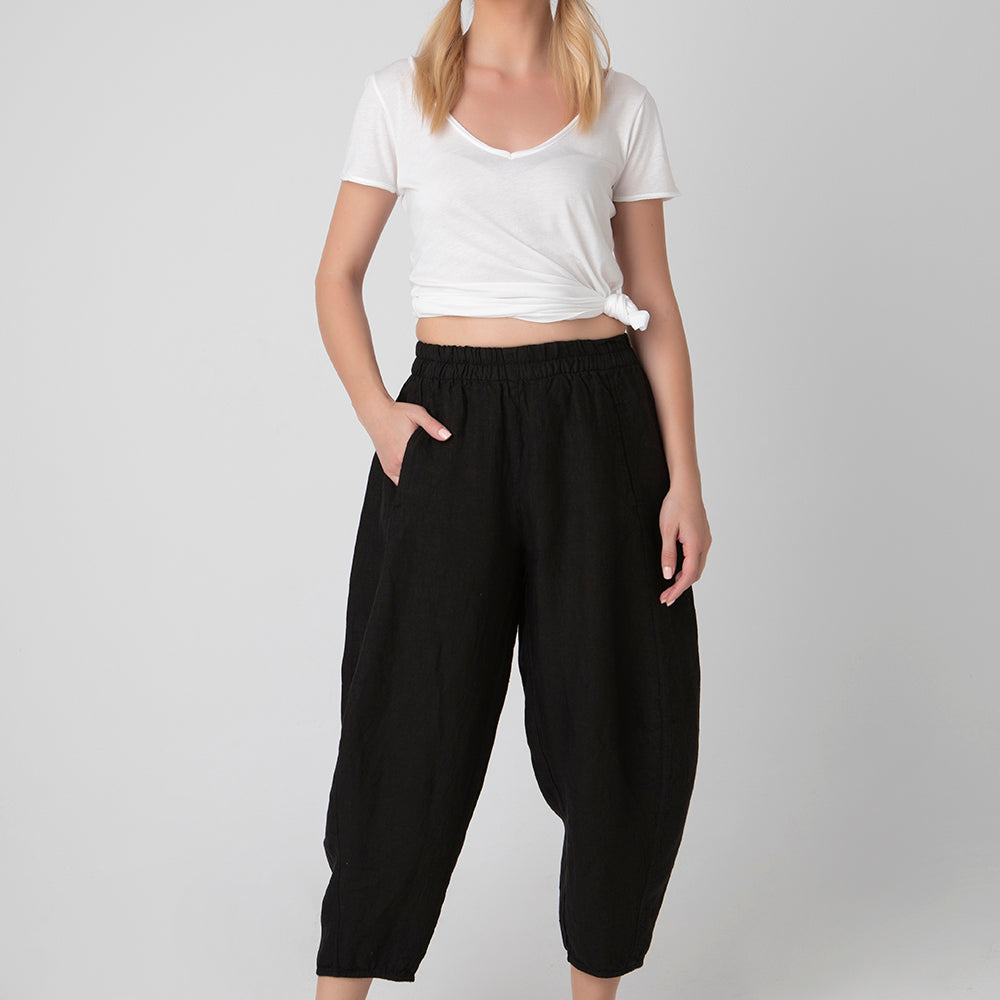 
                  
                    Genie Pant black front view 
                  
                