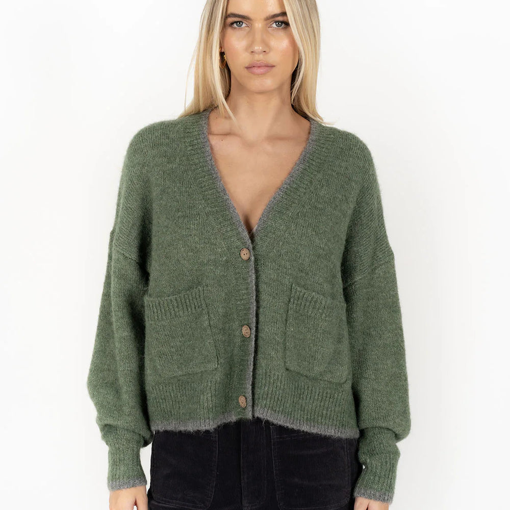 
                  
                    Romi Cardi
                  
                