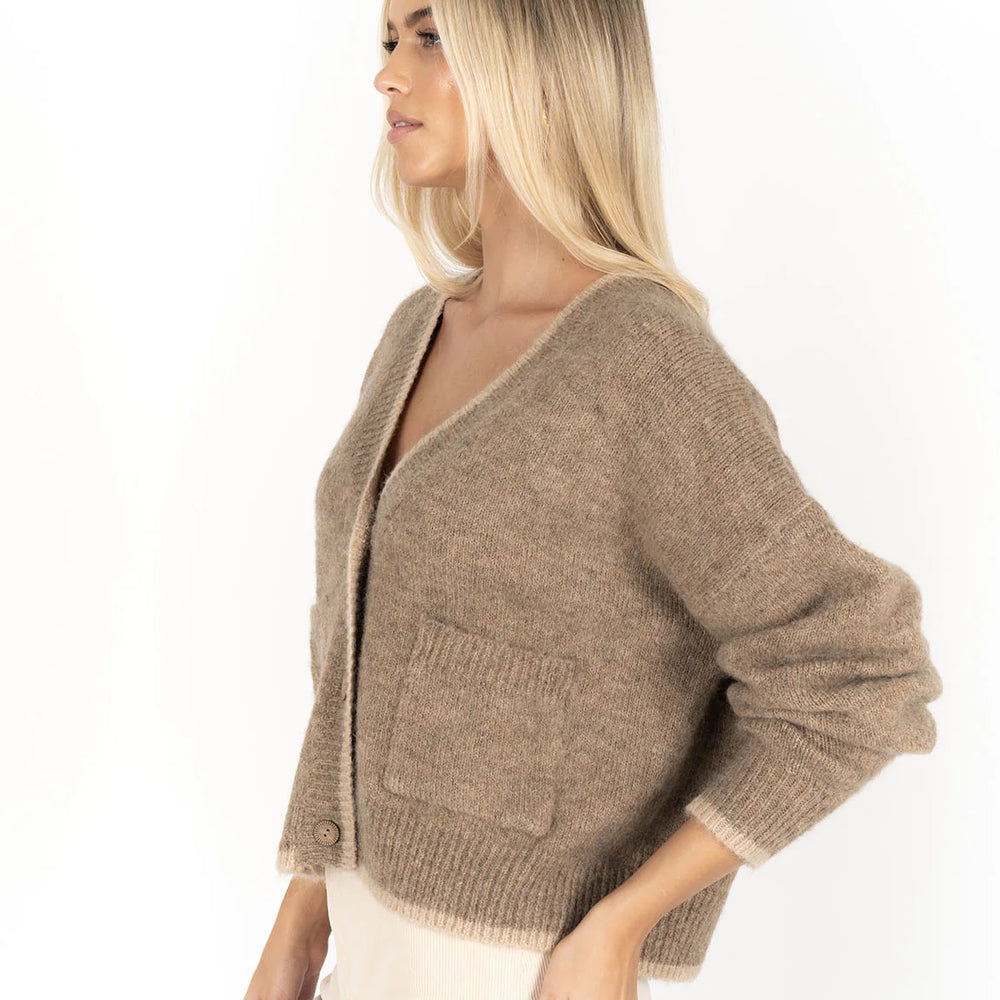 
                  
                    Romi Cardi
                  
                