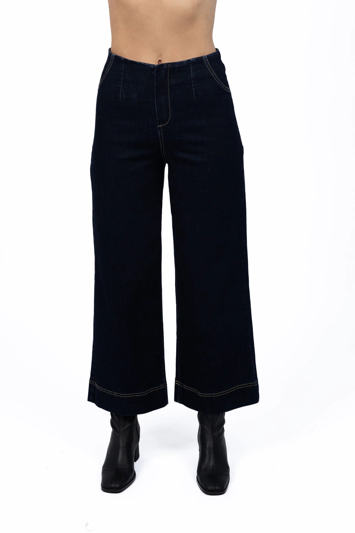 
                  
                    Fleetwood Jean
                  
                