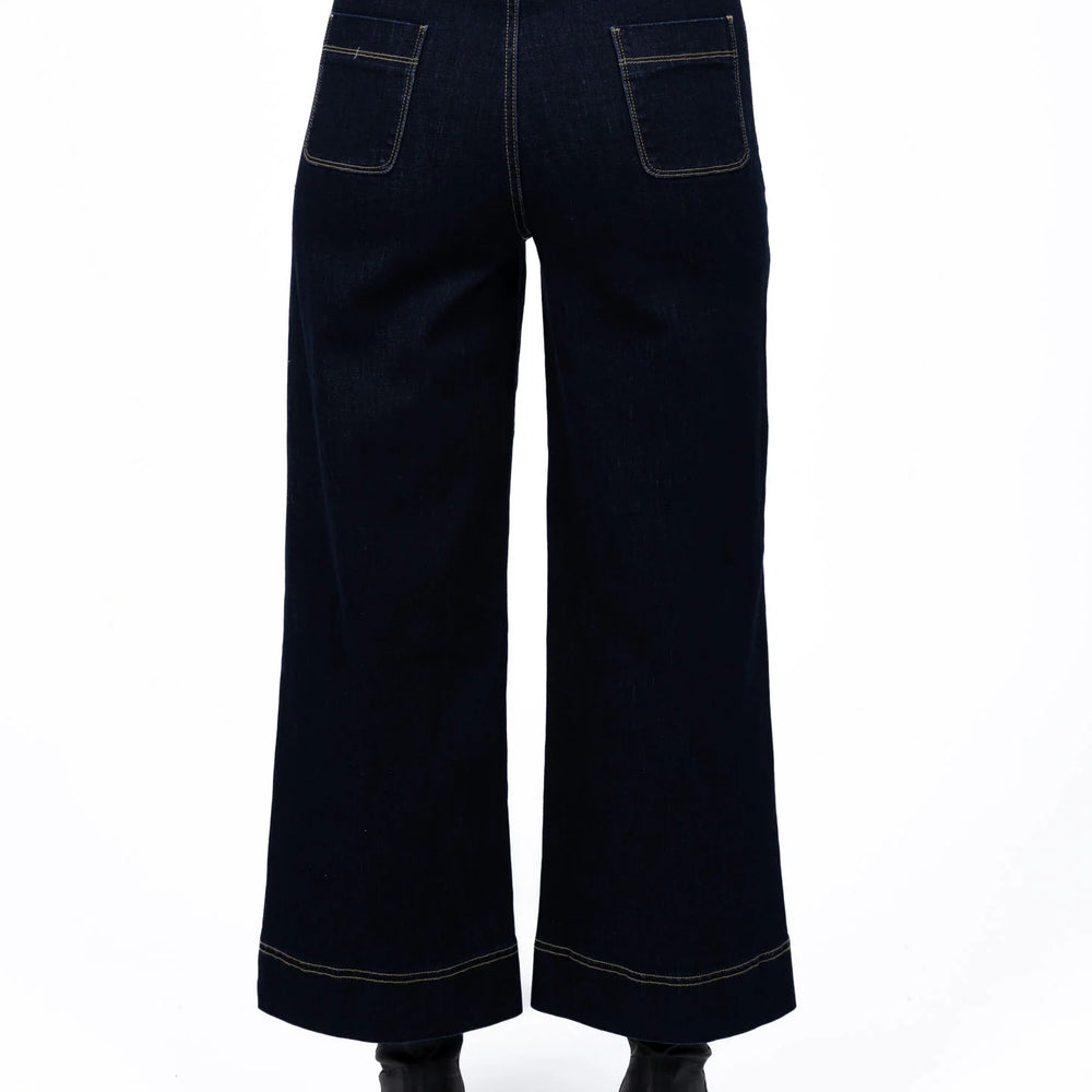 
                  
                    Fleetwood Jean
                  
                