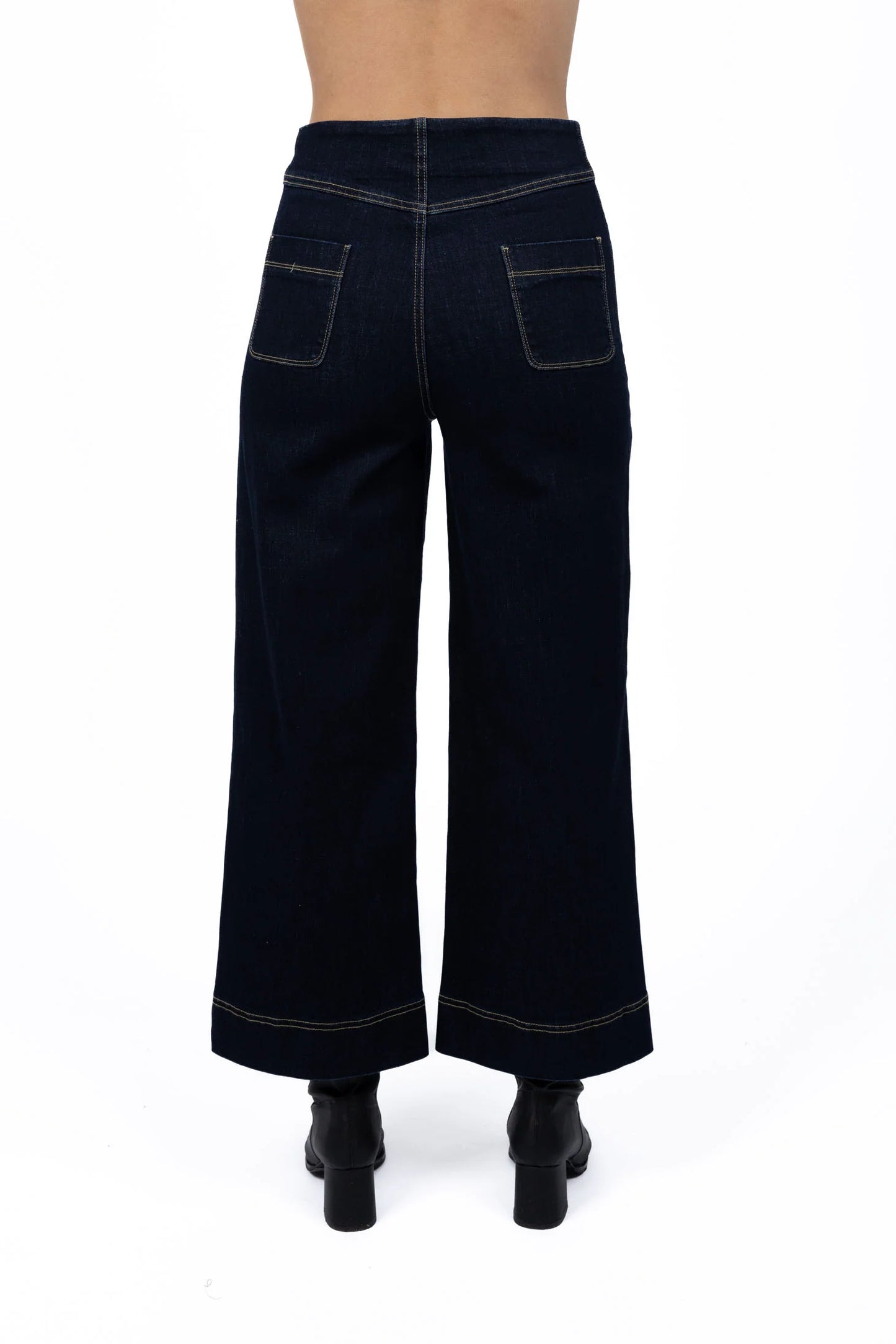 
                  
                    Fleetwood Jean
                  
                