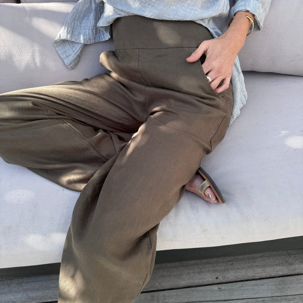
                  
                    Olly Pant
                  
                
